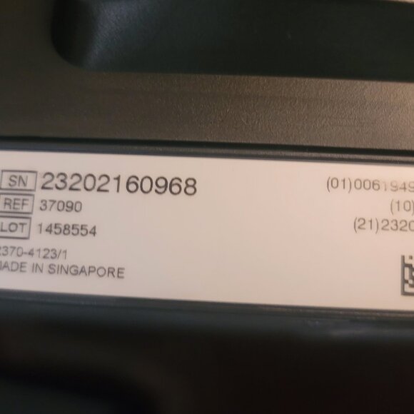 ResMed Air sense 10 Auto set with Accessories and 9881 Run Hours - Picture 8 of 16